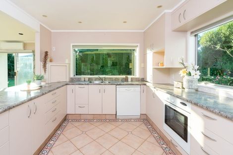 Photo of property in 113 Field Way, Waikanae Beach, Waikanae, 5036