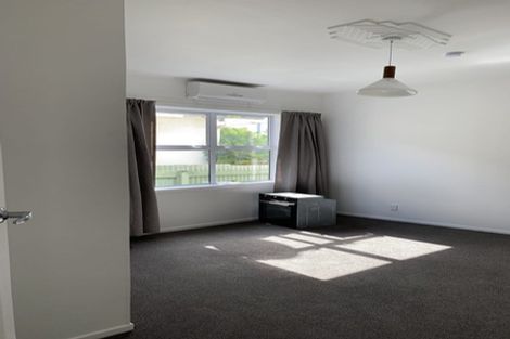 Photo of property in 200 Queens Drive, Lyall Bay, Wellington, 6022