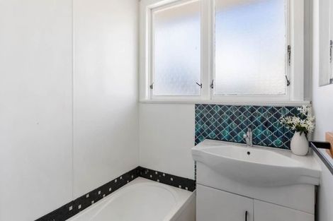Photo of property in 24 Windmill Road, Pukekohe, 2120