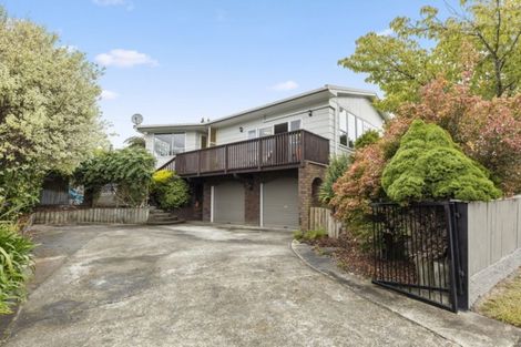 Photo of property in 28 Clapham Grove, Stokes Valley, Lower Hutt, 5019