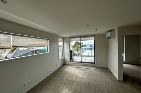 Photo of property in Bella Vista, 2d/84 Gunner Drive, Te Atatu Peninsula, Auckland, 0610