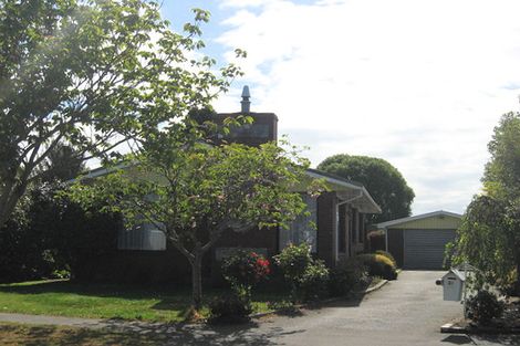 Photo of property in 33 Martbern Crescent, Bishopdale, Christchurch, 8053