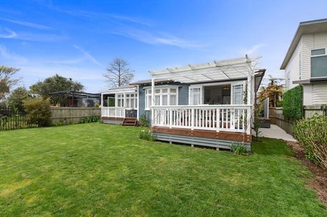 Photo of property in 9 Willow Avenue, Hannahs Bay, Rotorua, 3010