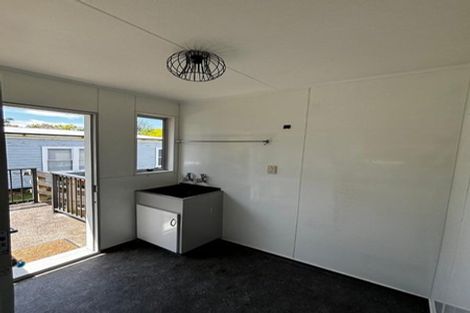 Photo of property in 31 Cumberland Street, Merrilands, New Plymouth, 4312