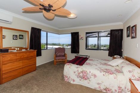 Photo of property in 20 Kellyville Heights, Merrilands, New Plymouth, 4312