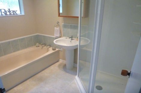 Photo of property in 25 Hartford Crescent, Totara Park, Upper Hutt, 5018