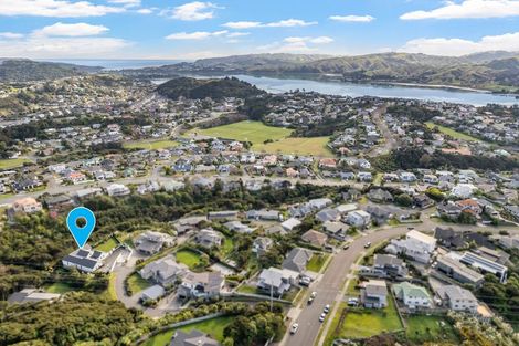 Photo of property in 5 Helm Place, Whitby, Porirua, 5024