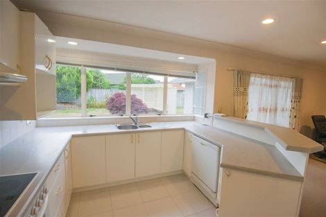 Photo of property in 8 Amberwood Drive, Northpark, Auckland, 2013