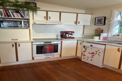 Photo of property in 10 Matai Terrace, Eastbourne, Lower Hutt, 5013