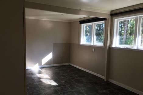 Photo of property in 17 Awaroa Road, Sunnyvale, Auckland, 0612