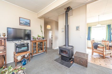 Photo of property in 26 Egmont Street, Castlecliff, Whanganui, 4501