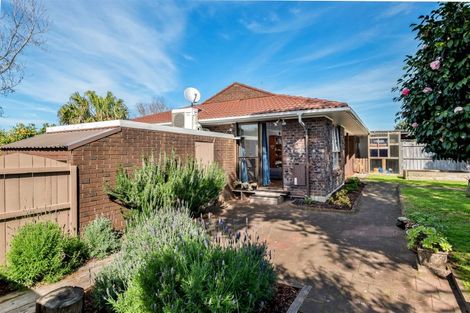 Photo of property in 1/3 Tyrian Close, Half Moon Bay, Auckland, 2012