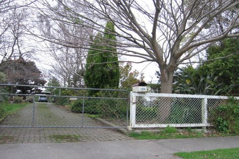 Photo of property in 125 Roberts Line, Kelvin Grove, Palmerston North, 4414