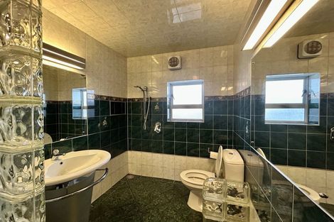 Photo of property in 235 Marine Parade, Napier South, Napier, 4110