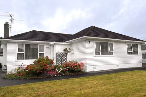 Photo of property in 11 Linden Avenue, Tawa, Wellington, 5028