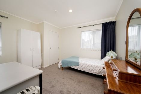 Photo of property in 19b Eske Place, Highland Park, Auckland, 2010