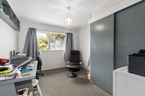 Photo of property in 27 Point Street, Raglan, 3225