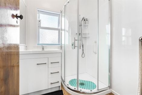 Photo of property in 52 Old Lake Road, Narrow Neck, Auckland, 0624