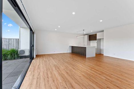 Photo of property in 61 Hayfield Way, Karaka, Papakura, 2113