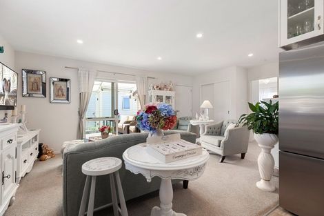 Photo of property in 11 Kamahi Crescent, Papamoa Beach, Papamoa, 3118