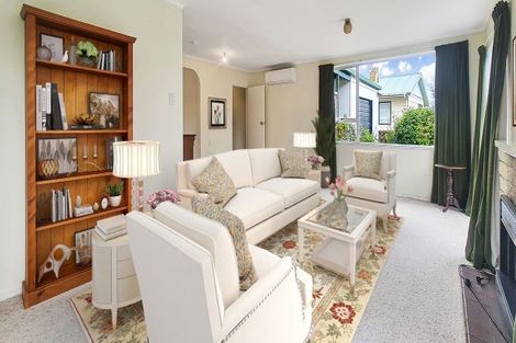 Photo of property in 24 Oaklea Avenue, Marton, 4710