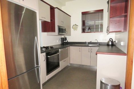 Photo of property in Devonport Apartments, 22/127 Saint Aubyn Street, New Plymouth, 4310