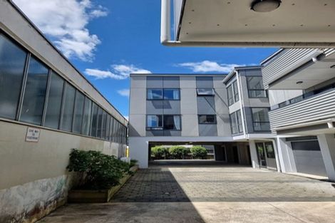 Photo of property in 3/232 Main Road, Tawa, Wellington, 5028