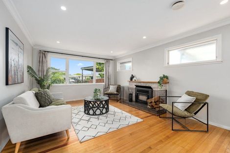 Photo of property in 4 Marsden Place, Awapuni, Palmerston North, 4412