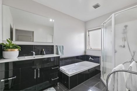 Photo of property in 85 Templeton Place, Clendon Park, Auckland, 2103