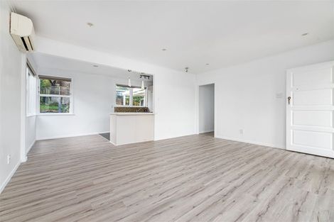 Photo of property in 68 Vodanovich Road, Te Atatu South, Auckland, 0610