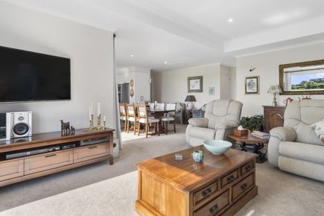 Photo of property in 18 Tranquil Grove, Omokoroa, 3114