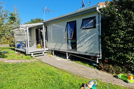 Photo of property in 27 Evans Road, Glen Eden, Auckland, 0602