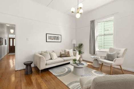 Photo of property in 215 Rintoul Street, Berhampore, Wellington, 6023