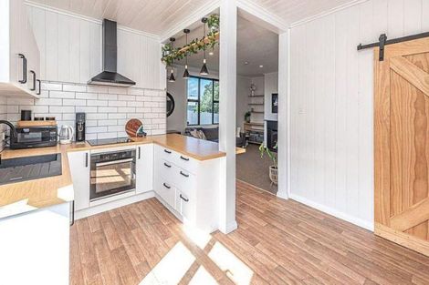 Photo of property in 13 Karaka Street, Castlecliff, Whanganui, 4501