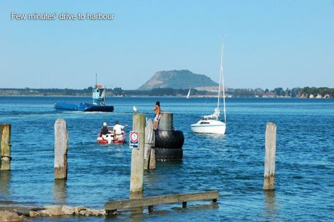 Photo of property in 110 Omokoroa Road, Omokoroa, 3114