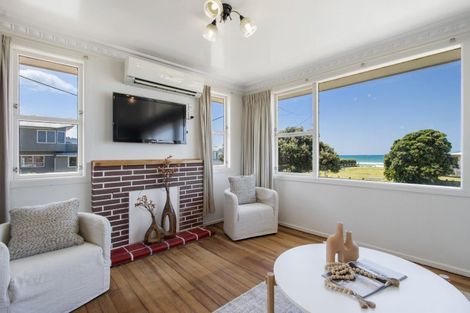 Photo of property in 2 Hillary Street, Waihi Beach, 3611