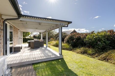 Photo of property in 15 Parkland Rise, Omokoroa, 3114