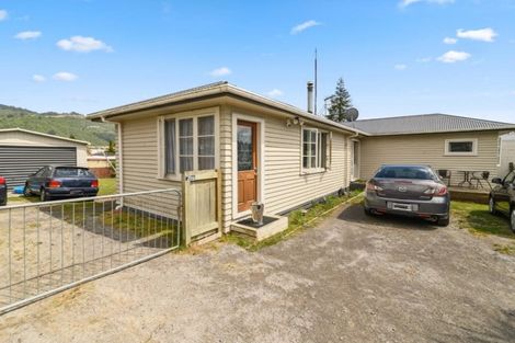 Photo of property in 2 Neil Road, Fairy Springs, Rotorua, 3015