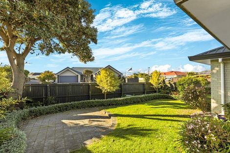 Photo of property in 45 Orlando Crescent, Waimairi Beach, Christchurch, 8083