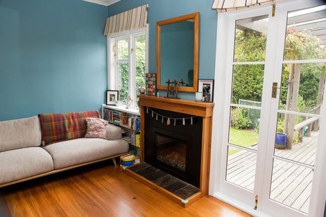 Photo of property in 4 Omar Street, Khandallah, Wellington, 6035