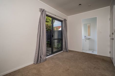 Photo of property in 10 Kevale Place, Manurewa, Auckland, 2102