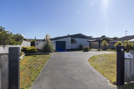 Photo of property in 11 Hadfield Place, Paraparaumu Beach, Paraparaumu, 5032