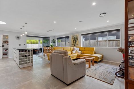 Photo of property in 67 Awatira Drive, Papamoa Beach, Papamoa, 3118