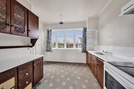 Photo of property in 12 Caledonia Street, Hawera, 4610