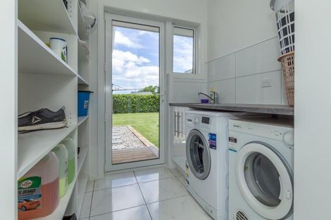 Photo of property in 33 Wakefield Road, Levin, 5571