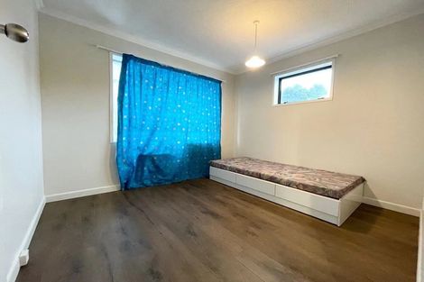 Photo of property in 122 Triangle Road, Massey, Auckland, 0614