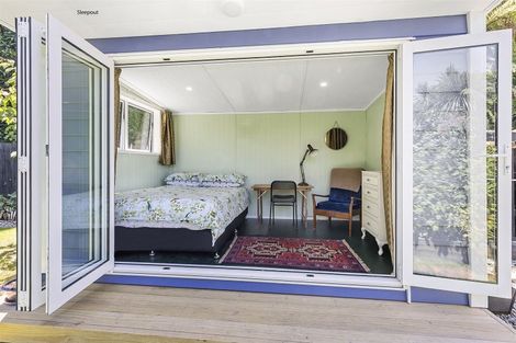 Photo of property in 65 Airlie Road, Plimmerton, Porirua, 5026