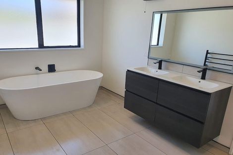 Photo of property in 2 Horomaka Street, Pegasus, 7612