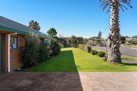 Photo of property in 7 Meadowviews Drive, Welcome Bay, Tauranga, 3112