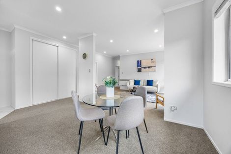 Photo of property in 5 Malbec Place, Huapai, Kumeu, 0810